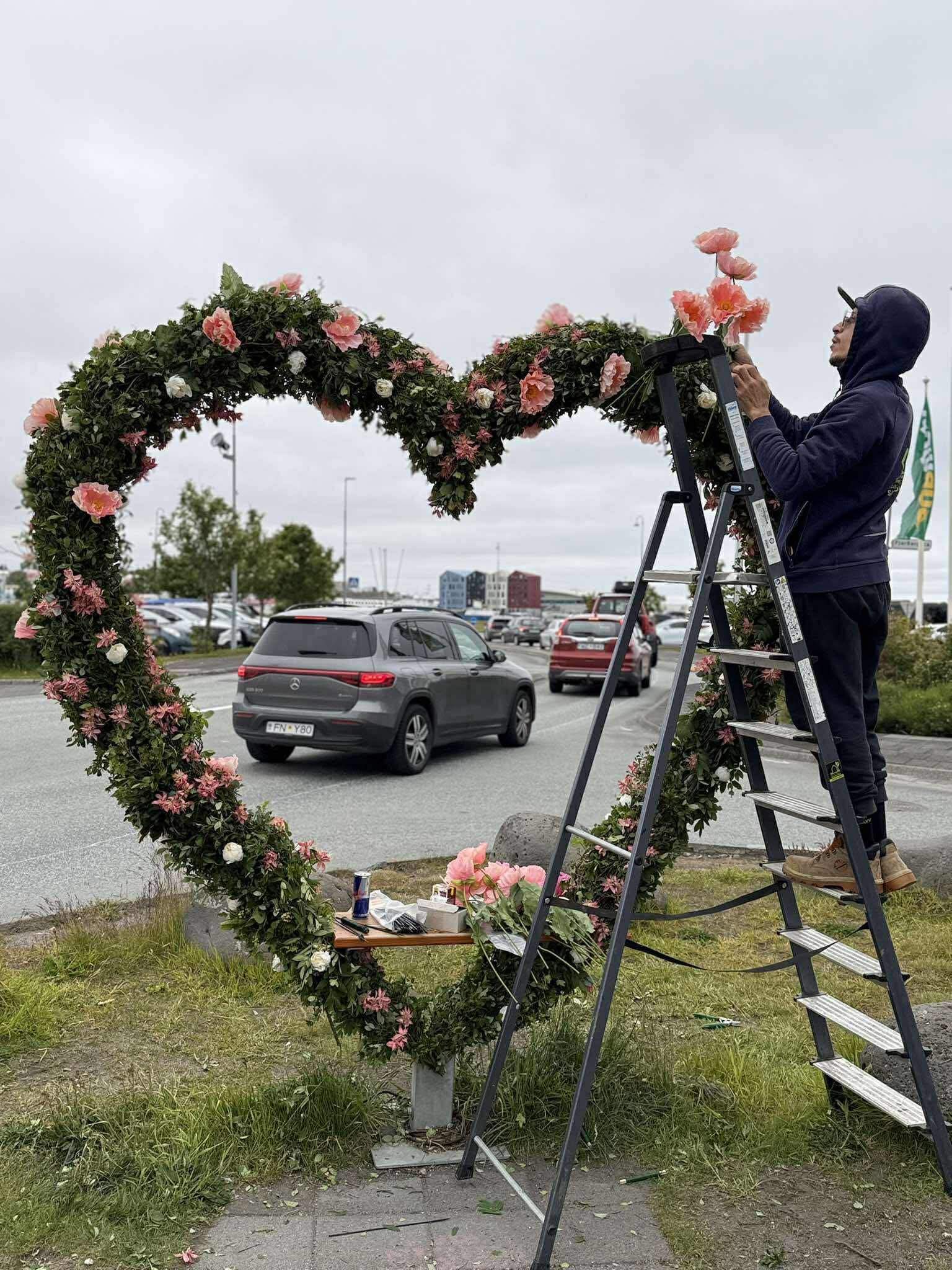 Fagleg uppsetning á gróðurskreytingum og sérverkefni hjá Garðaþjónustu Sigurjóns.